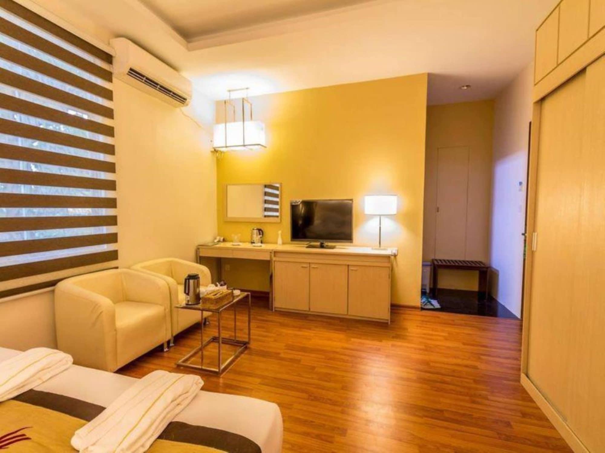 Hotel 7 Mile Yangon Exterior foto